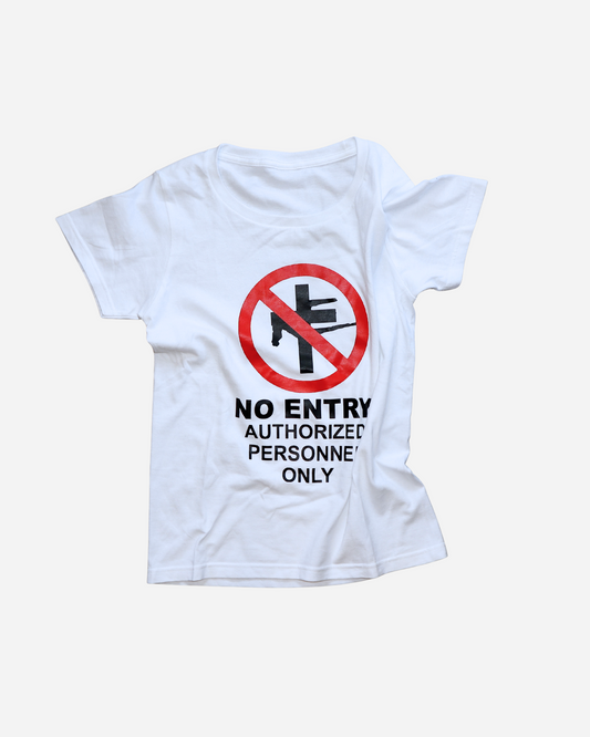 NO ENTRY TEE