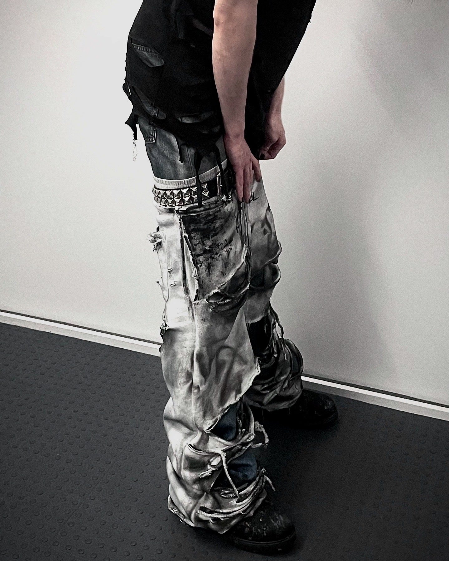 [Noir Ethel X KNALLER] Distressed Sweat Pants